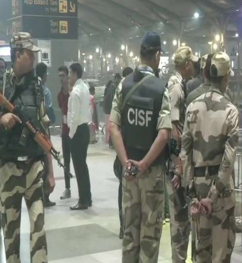 दिल्ली एयरपोर्ट पर मिले संदिग्ध बैग में खतरनाक विस्फोटक की आशंका, खुफिया एजेंसियों में हड़कंप