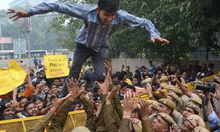 JNU Student : सरकारी काम में बाधा डालने के आरोप में पुलिस ने दर्ज की अज्ञात लोगों के खिलाफ FIR