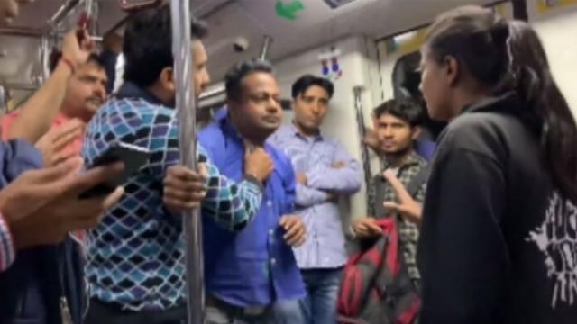 दीपक कलाल को महिला ने दिल्ली मेट्रो में जड़ा जोरदार थप्पड़