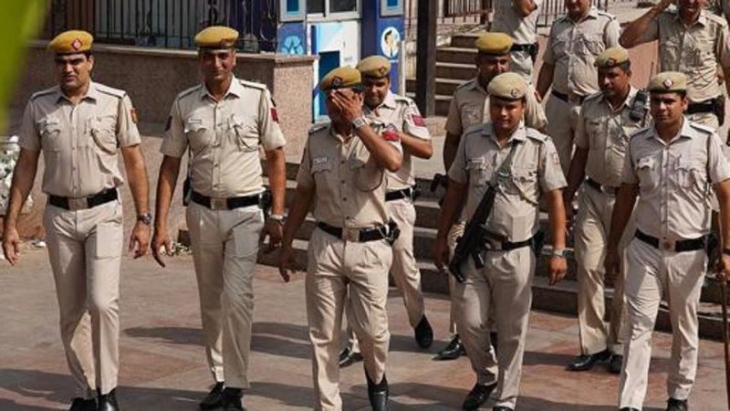 दिल्ली पुलिस में पहली बार हुआ ऐसा, 12 भ्रष्ट जवानों को जबरन रिटायरमेंट