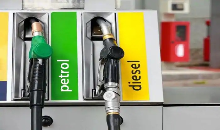 पेट्रोल की कीमत में आई गिरावट, जानिए क्या है आज का भाव