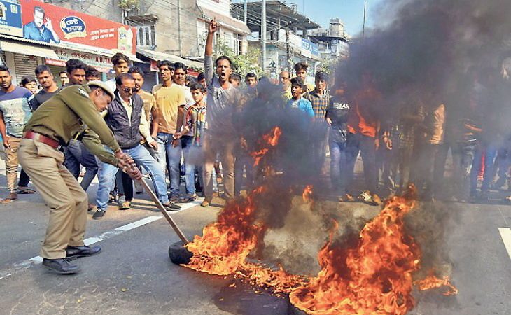 दिल्ली / साेनिया की नाराजगी के बाद नागरिकता बिल पर शिवसेना का यू-टर्न, जदयू में विरोध के सुर|