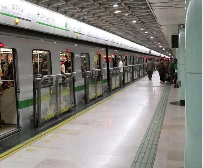 Delhi Metro: नागरिकता कानून पर प्रदर्शन के बीच दिल्ली के 15 मेट्रो स्टेशन बंद |