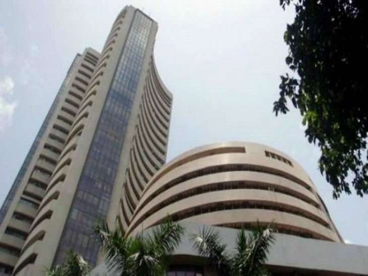 शेयर बाजार / सेंसेक्स 43 अंक गिरकर 41600 के नीचे फिसला, निफ्टी में 12 प्वाइंट की गिरावट |