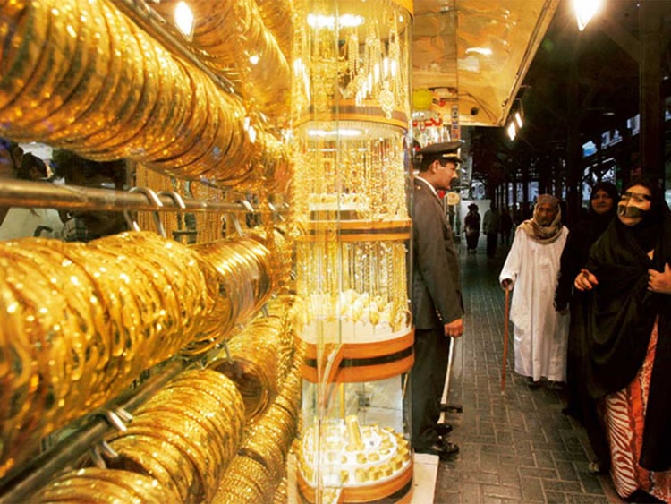 दिल्ली / 24 कैरेट सोने का भाव 332 रुपए बढ़कर 39299 रुपए पहुंचा, चांदी में 676 रु की तेजी|