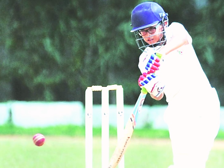 क्रिकेट / द्रविड़ के बेटे समित ने अंडर-14 टूर्नामेंट के मैच में दोहरा शतक लगाया, 3 विकेट भी लिए |