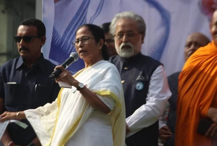 हेमंत सोरेन के शपथ ग्रहण समारोह में शामिल हो सकती हैं ममता बनर्जी