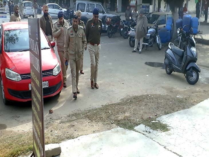 ​​​​​​​मोहाली / ज्वैलरी शॉप से 30 लाख से अधिक के गहने और 2 लाख रुपए की नकदी लूट ले गए बदमाश
