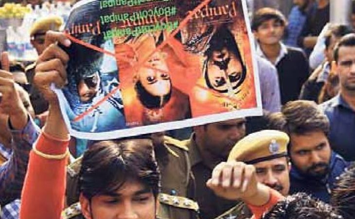 राजस्थान / फिल्म पानीपत का विरोध जारी, ब्यावर और डीडवाना में सड़कों पर उतरे लोग |