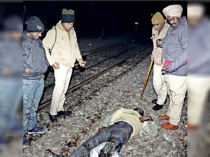 हादसा / ट्रेन से गिरकर चर्च आ रहे व्यक्ति का पैर कटा, तड़पता हुआ बोला-मेरी मां को मत बताना नहीं तो वो मर जाएगी |