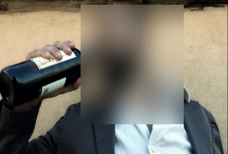 एआरटीओ कार्यालय परिसर में शराब पीने का वीडियो वायरल, परिवहन विभाग में मचा हड़कंप