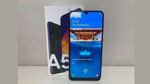 Samsung Galaxy A50 और Galaxy A70 की कीमत हुई कम, जानें फीचर्स और स्पेसिफिकेशन्स |