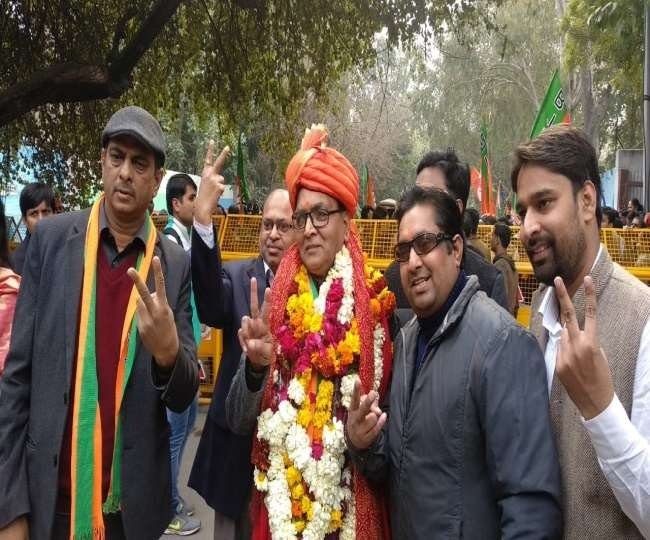Delhi Election 2020 : भाजपा उम्मीदवार अनिल वाजपेयी ने किया गांधी नगर से नामांकन