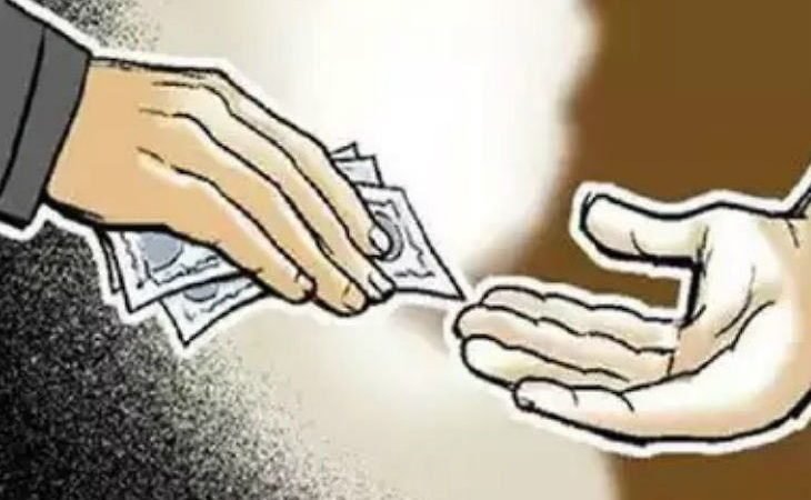 कन्यादान योजना के 1 लाख देने की एवज में 40 हजार रिश्वत लेते एडब्लूओ गिरफ्तार |