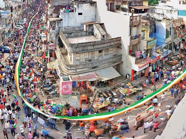 सीएए के पक्ष में 25 हजार से ज्यादा लोग सड़क पर उतरे, डेढ़ किमी लंबी मौन रैली निकाली |