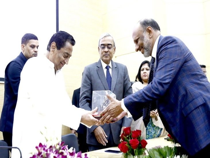 आईएएस मीट में मुख्यमंत्री कमलनाथ ने कहा- अफसर तय करें कि प्रदेश को कहां छोड़कर जाना चाहते हैं