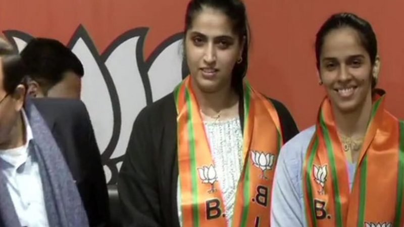 राष्ट्रीय महासचिव की उपस्थिति में साइना नेहवाल हुई BJP में शामिल, बहन चन्द्रांशु ने भी ली सदस्यता