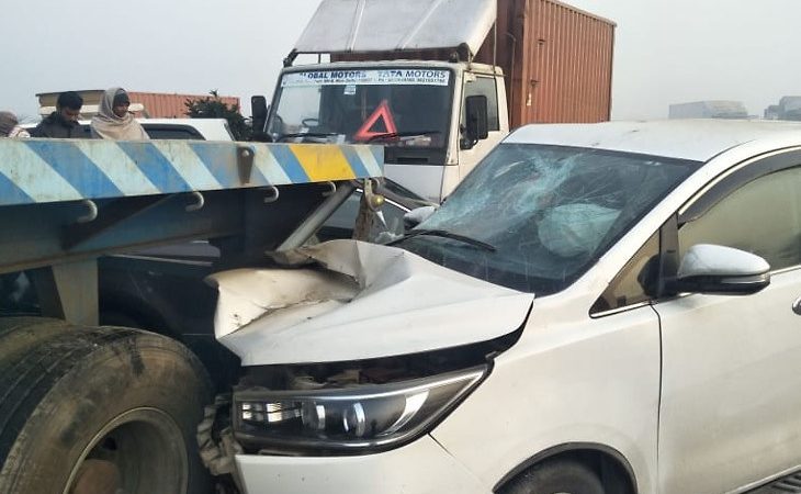राजस्थान / जयपुर-दिल्ली हाईवे पर एक दर्जन वाहन भिड़े, कोहरे के कारण हुआ हादसा |