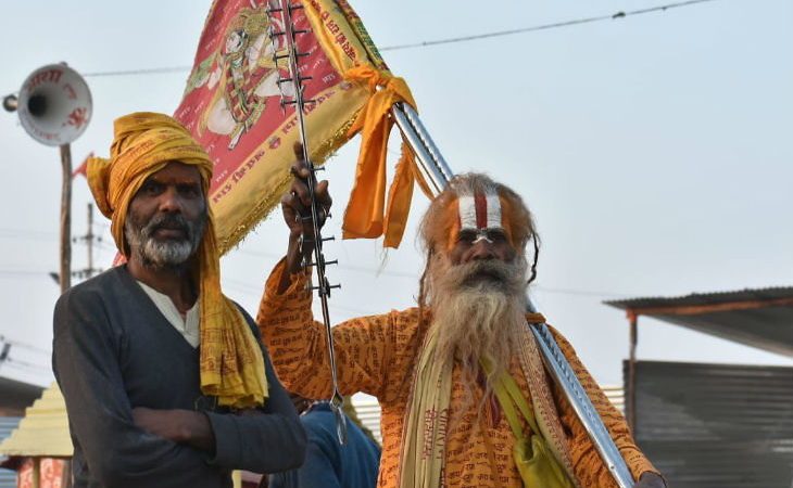 आज मकर संक्रांति पर संगम में डुबकी लगाएंगे करीब 80 लाख श्रद्धालु, कड़ाके की सर्दी पर आस्था भारी