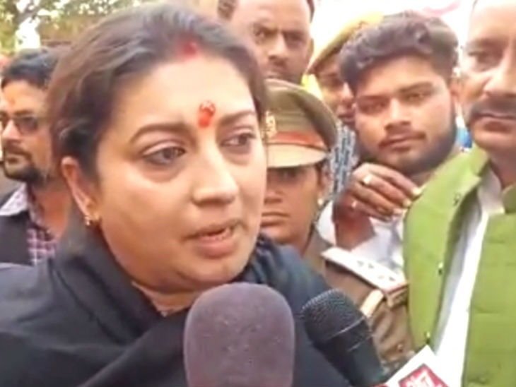बापू की पुण्यतिथि पर स्मृति ईरानी बोलीं, शाहीन बाग के मंच से महात्मा गांधी तक को कोसा जा रहा है
