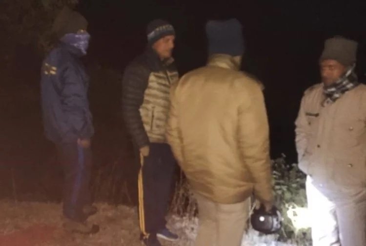 मसूरीः तड़के हुआ हादसा, कार अनियंत्रित होकर गहरी खाई में गिरी, पांच लोग घायल |