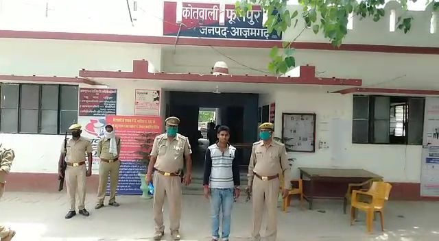 हत्या के आरोप में नामजद आरोपी को फूलपुर पुलिस ने गिरफ्तार किया।