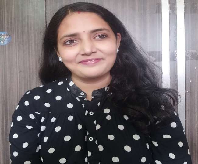 नौकरी छोड़ झुग्गियों के बच्चों को स्‍कूल तक पहुंचाया, बाल अधिकारों की लड़ाई लड़ रही सुधा