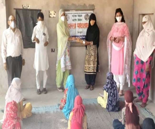 Haryana: पढ़ी-लिखी बहू और अनपढ़ सास की जुगलबंदी से ढाणी में रोशन हुई मोहल्ला पाठशाला