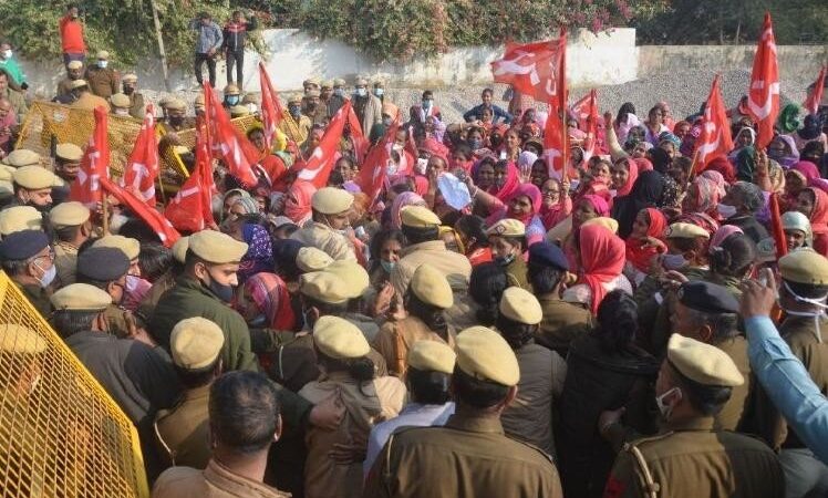 थाना प्रभारी सहित तीन सस्पेंड, पुलिसकर्मी से बोले- नौकरी खा जाऊंगा तेरी मैं, अनिल विज नाम है मेरा…