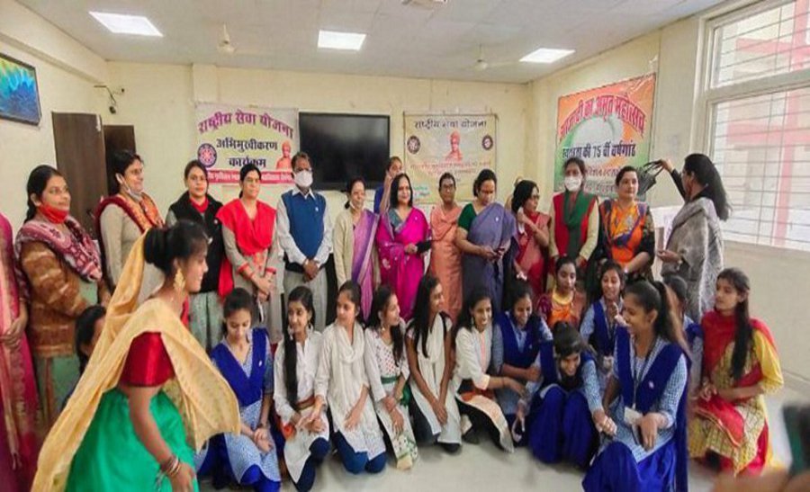 समाज सेवा और राष्ट्रभक्ति के लिए किया प्रेरित