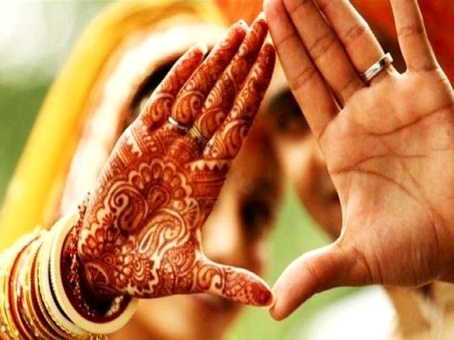 शादी का झांसा देकर महिला की भरी मांग, दुष्कर्म के बाद नकदी-जेवर लेकर फरार