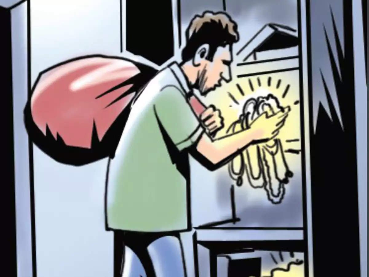 चोरों ने घर से छह लाख रुपये चुराए, एटीएम में भी चोरी का प्रयास