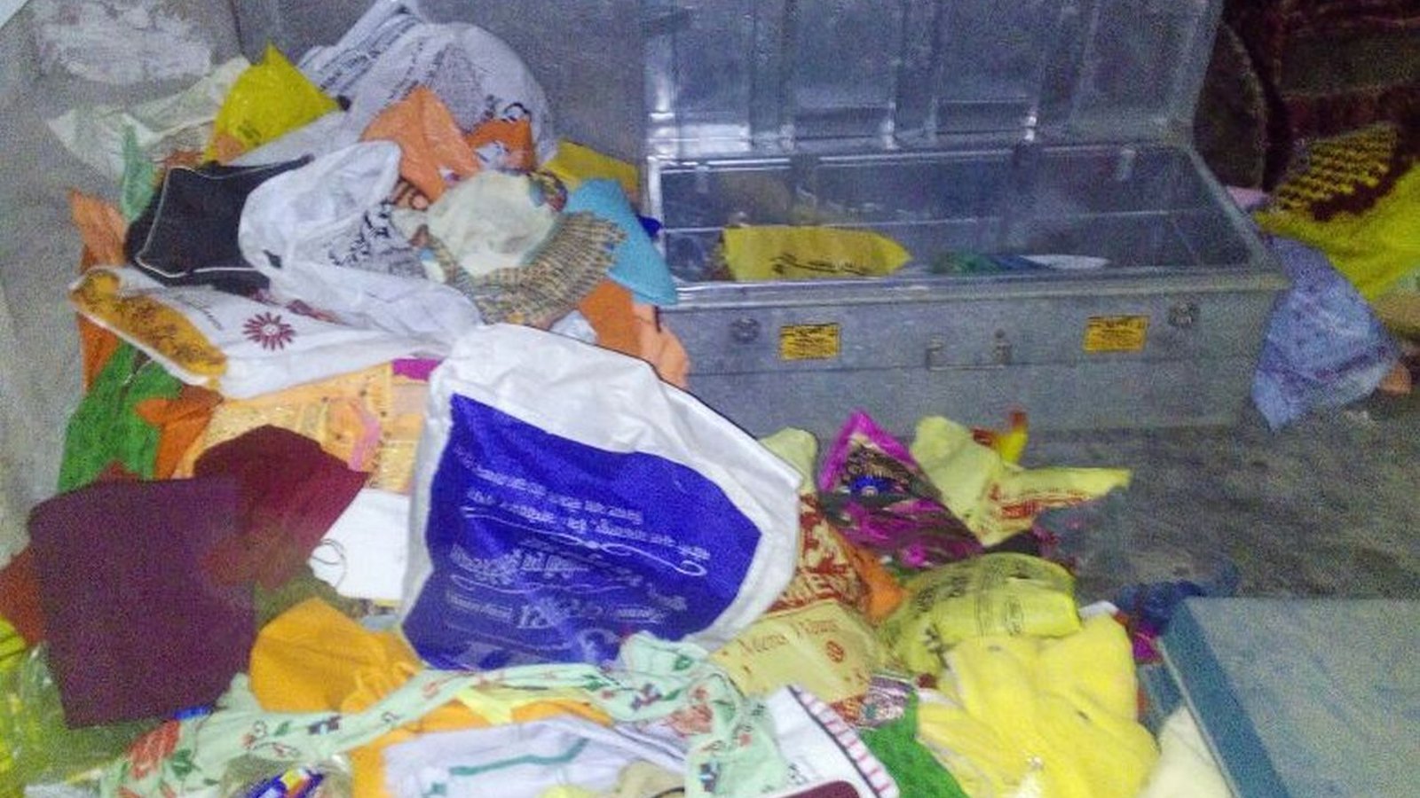 कमरे की कुंडी लगाकर उड़ा चोरों ने उड़ा दी 1 लाख 40 हजार नकदी और सोने-चांदी के आभूषण