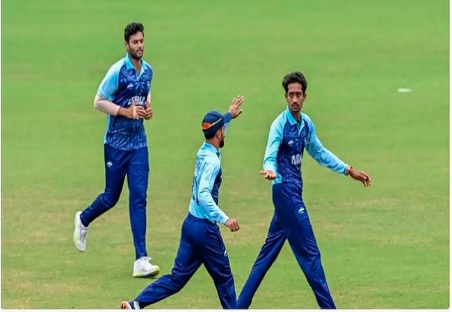 भारत ने सेमीफाइनल में बांग्लादेश को नौ विकेट से हराया,