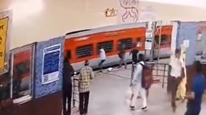 Bahadurgarh: दिल्ली से बीकानेर जा रही सुपरफास्ट ट्रेन के ब्रेक शू जाम;