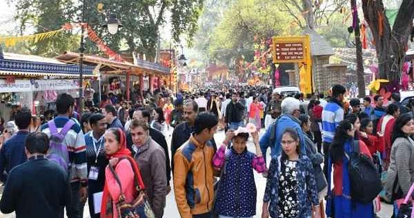Surajkund Mela: सप्ताहांत पर एक लाख लोग पहुंचे; भीड़ के कारण लगा जाम;