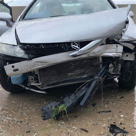 Fatehabad: डिवाइडर से टकराई कार, महिला की मौत व पति समेत चार घायल;